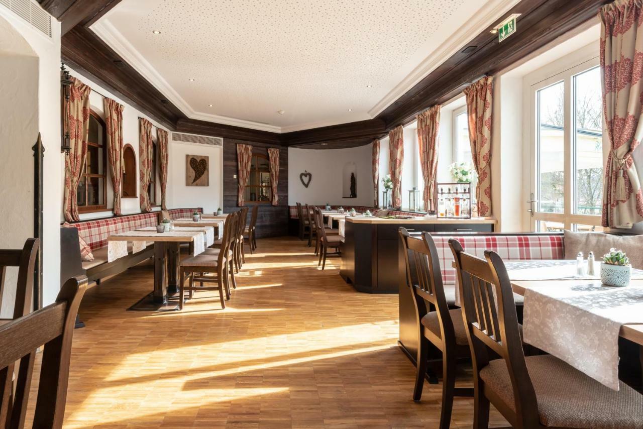 Hotel Dirsch Wellness & Spa Resort Emsing Экстерьер фото