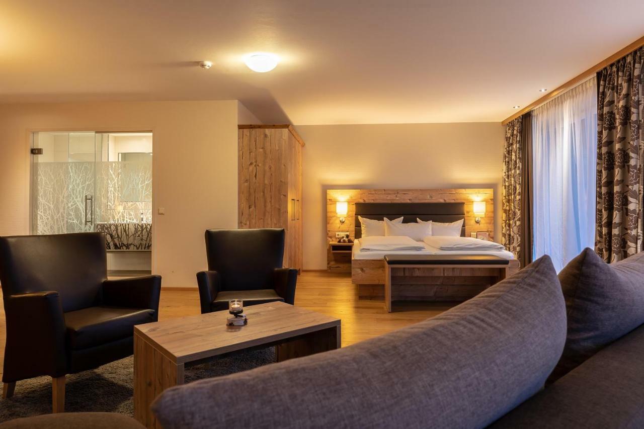Hotel Dirsch Wellness & Spa Resort Emsing Экстерьер фото