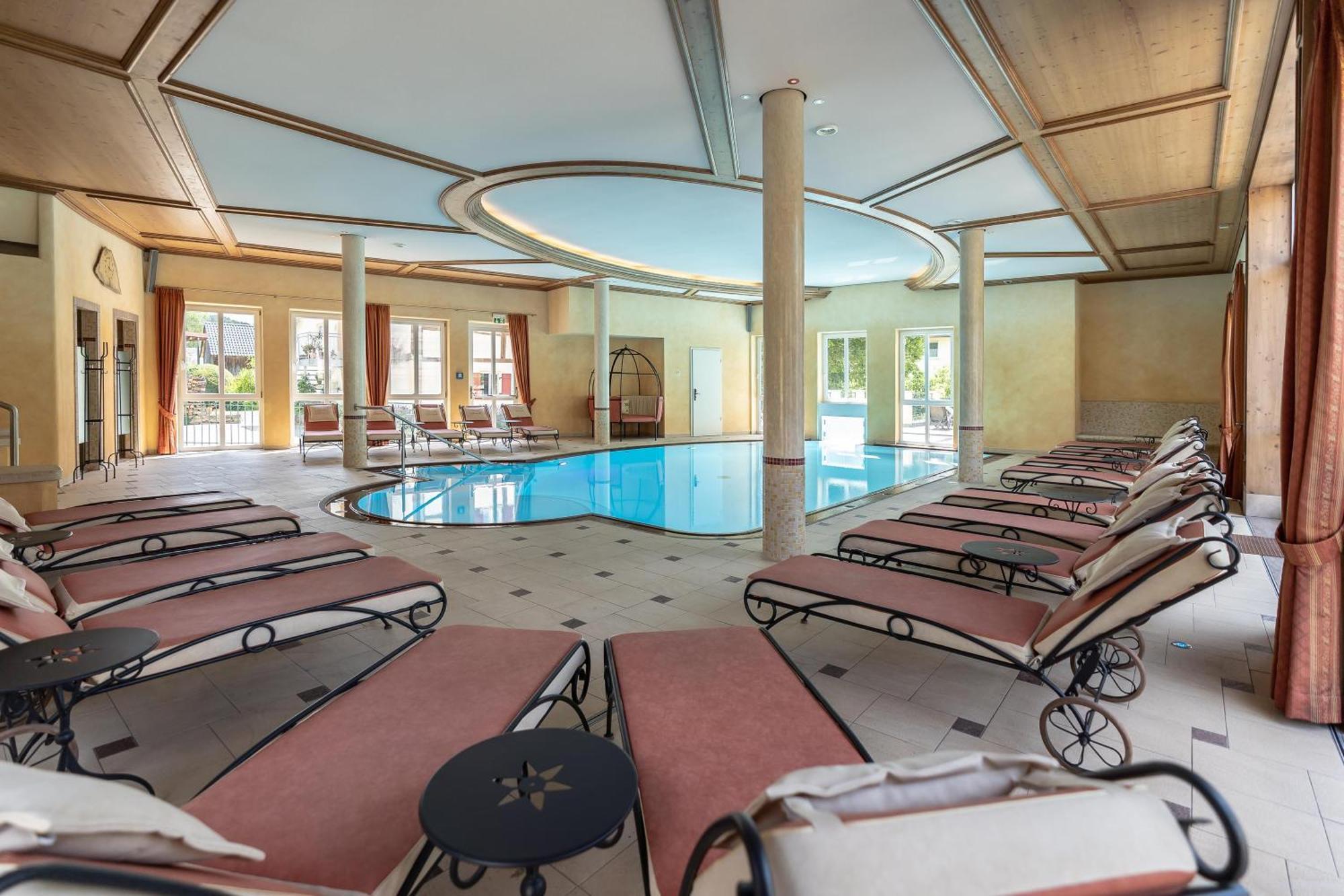 Hotel Dirsch Wellness & Spa Resort Emsing Экстерьер фото